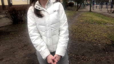 पैसाको लागि अपरिचित व्यक्तिले चुस्यो र चुस्यो। रूसी एमेच्योर। कुरा गर्दै।